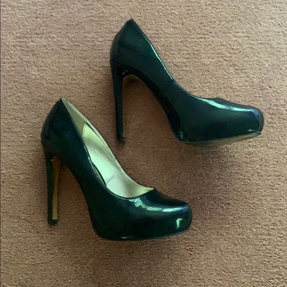 Steve Madden Black Patent Platform Pumps - Picture 3 of 4